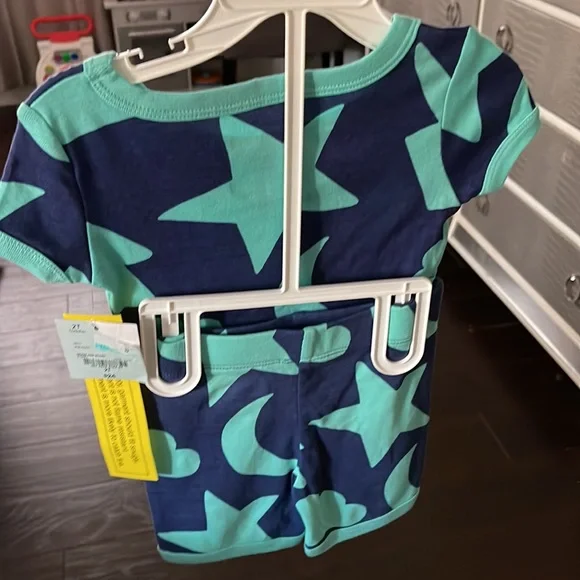 Set - Picture 2 of 3